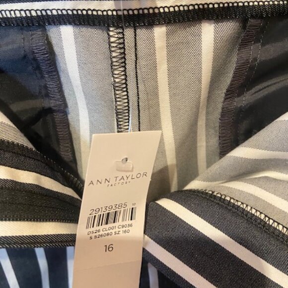 Ann Taylor NWT Black/White Striped Shorts Mid-Rise Size 16 - Picture 5 of 6